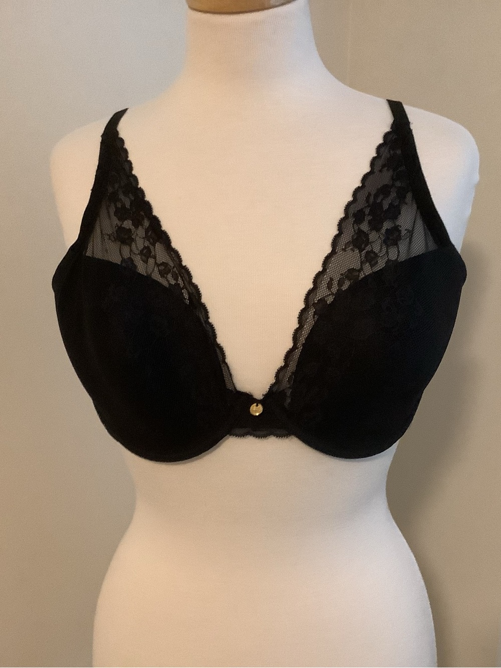 3 Natori Plunge Underwire Bras